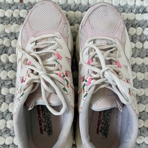 Sketchers women's 10